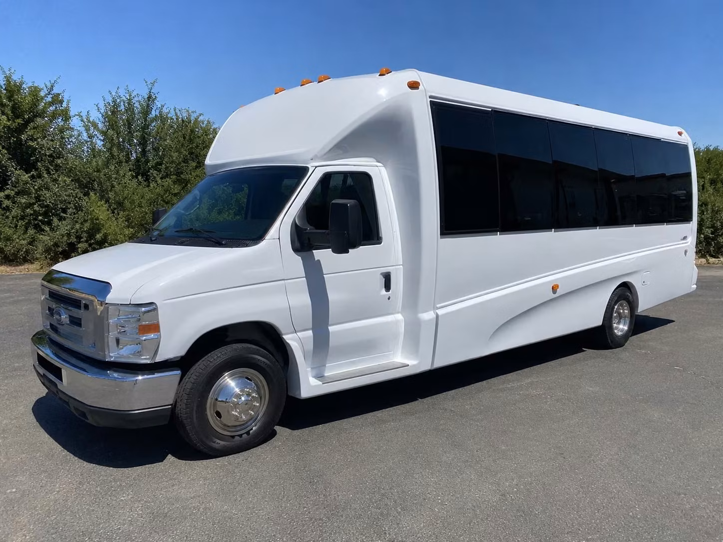 party buses for burbank prom night that keep the energy going all evening